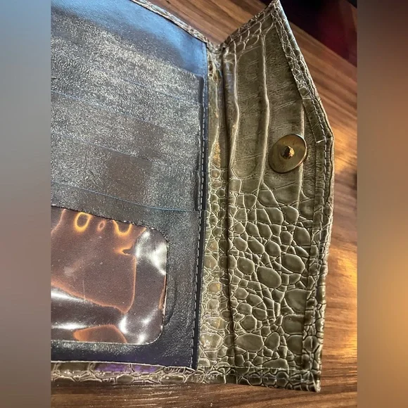 Elegant Crocodile-Embossed Clutch genuine leather - Picture 4 of 9